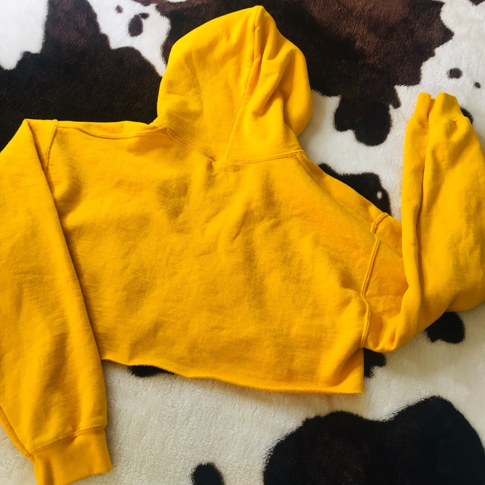 **SOLD*** FILA CROP HOODIE - Picture 5 of 6